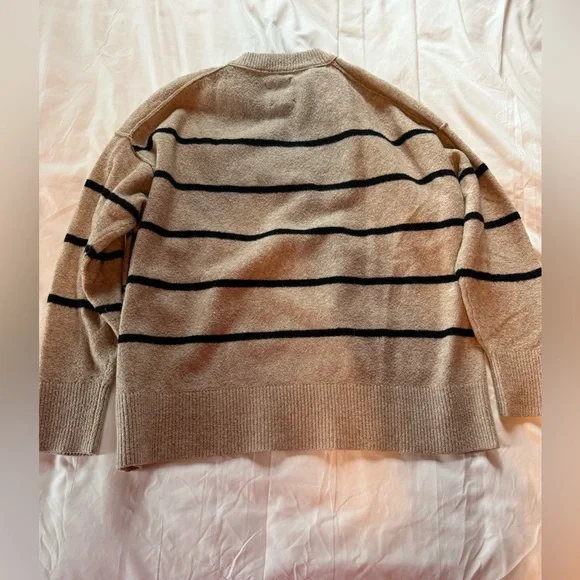 Aerie Sweater- Size L - Picture 3 of 3